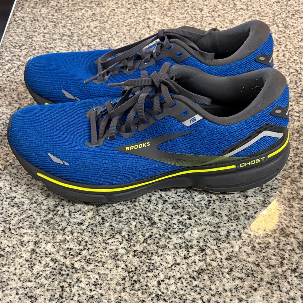 Brooks Men's Ghost 15 Blue and Gray Athletic Shoes